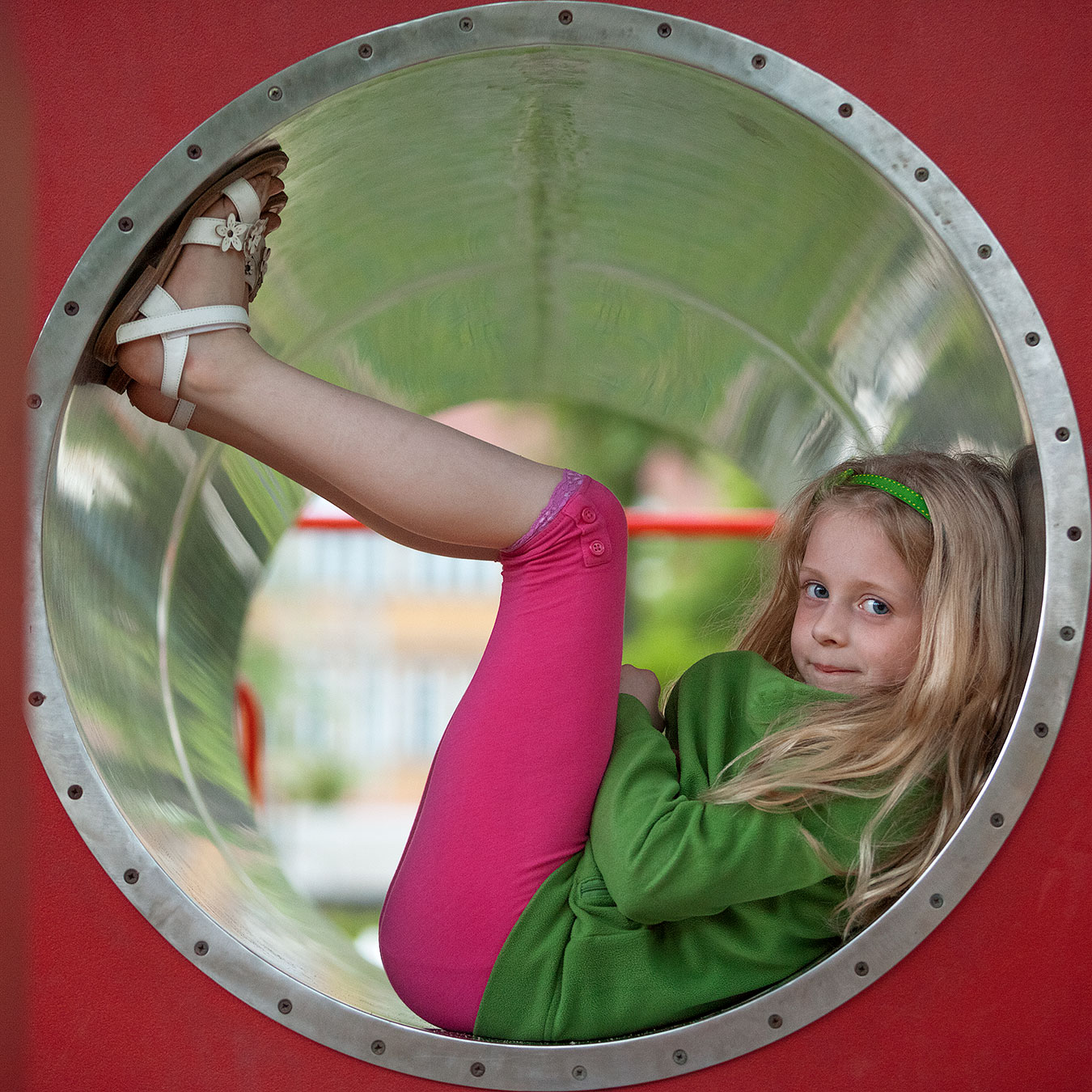 Foto eines Mädchens auf dem Spielplatz